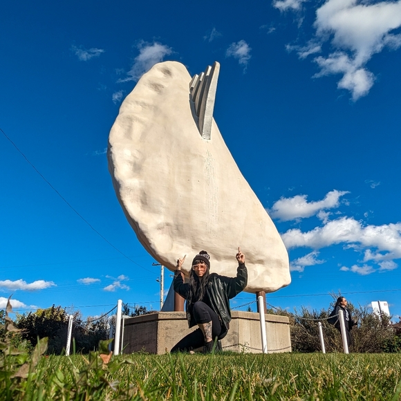 Meet Your Posher, Jules - Picture 4 of 4